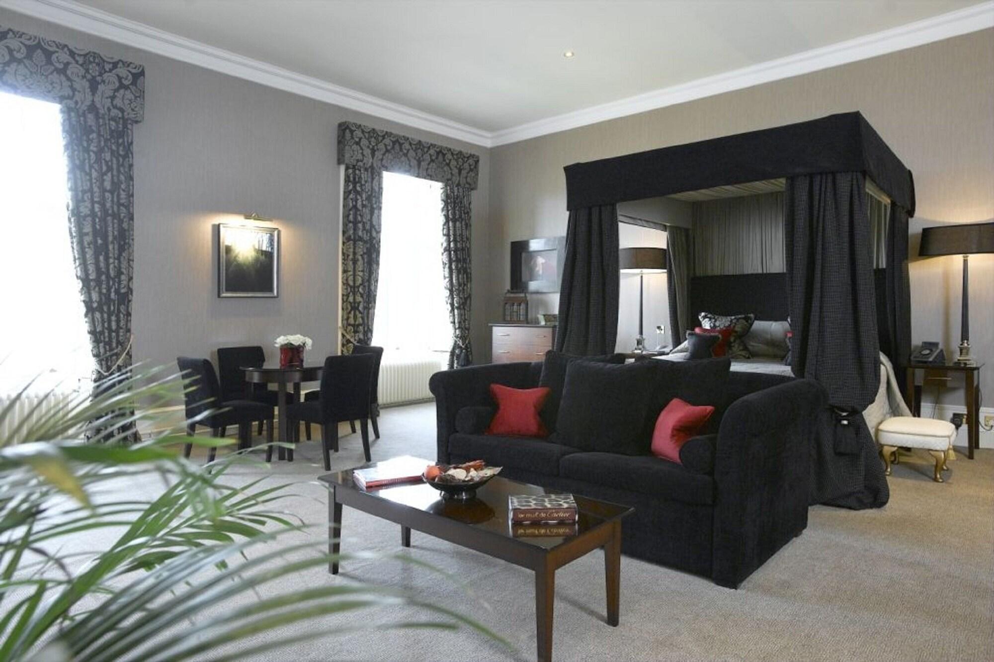 Mar Hall Golf & Spa Resort Bishopton  Dış mekan fotoğraf A suite at the hotel