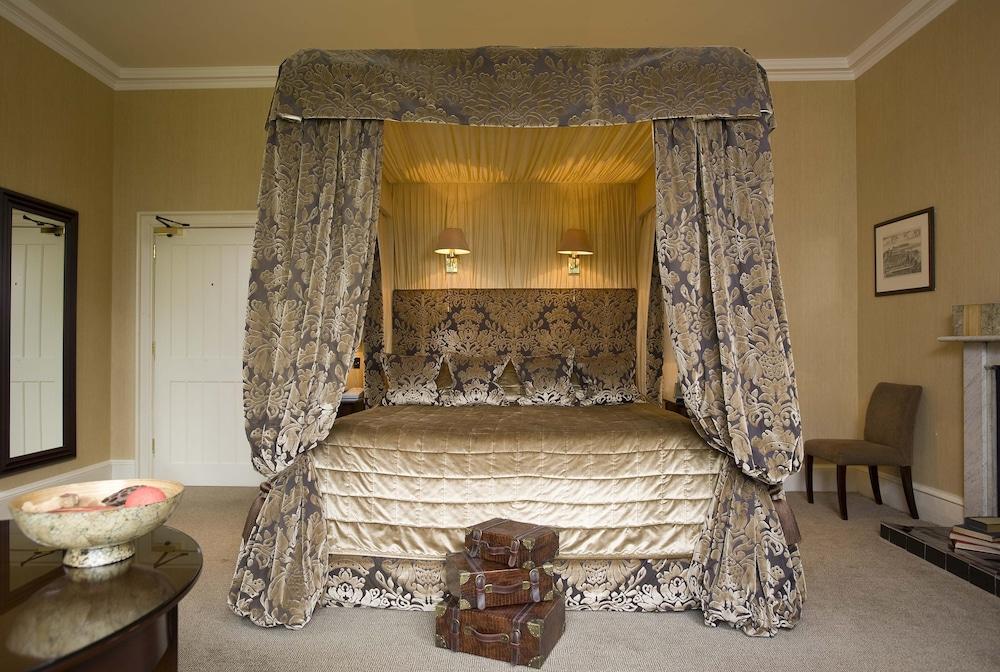 Mar Hall Golf & Spa Resort Bishopton  Dış mekan fotoğraf A four-poster bed
