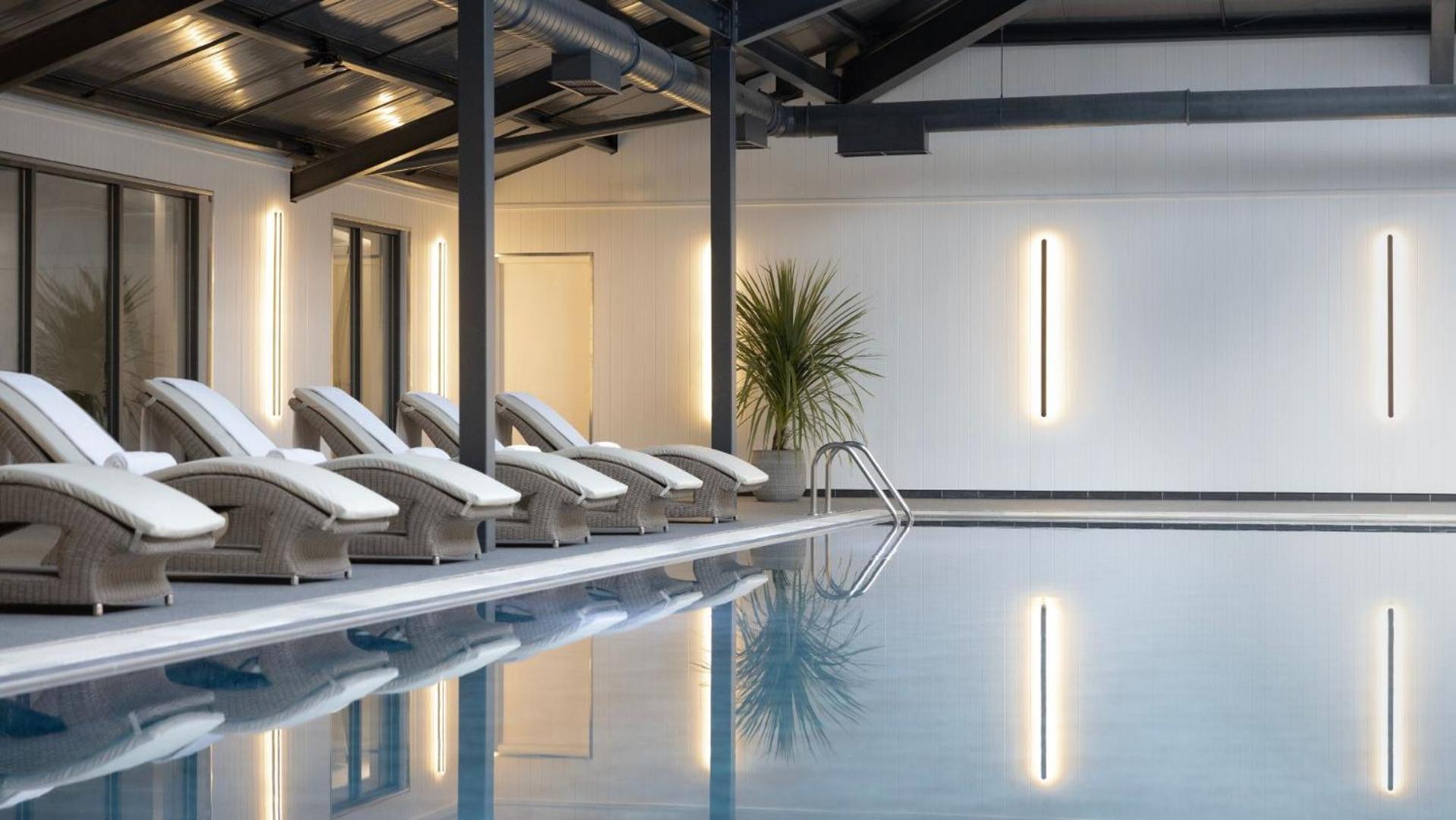 Mar Hall Golf & Spa Resort Bishopton  Dış mekan fotoğraf The swimming pool at the hotel