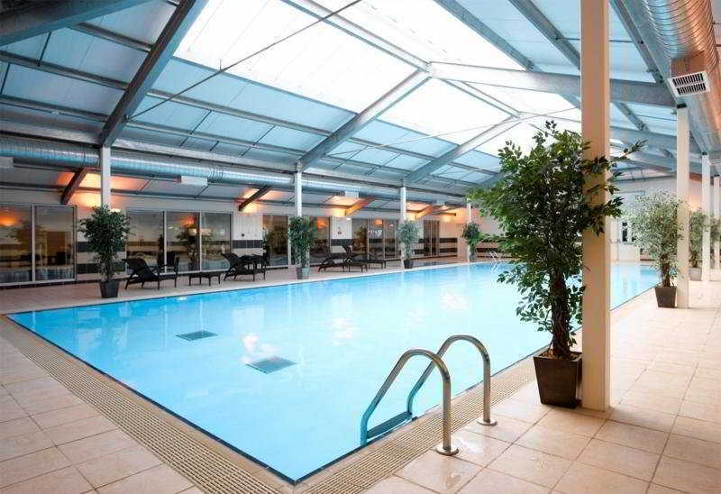Mar Hall Golf & Spa Resort Bishopton  Konforlar fotoğraf The swimming pool at the hotel